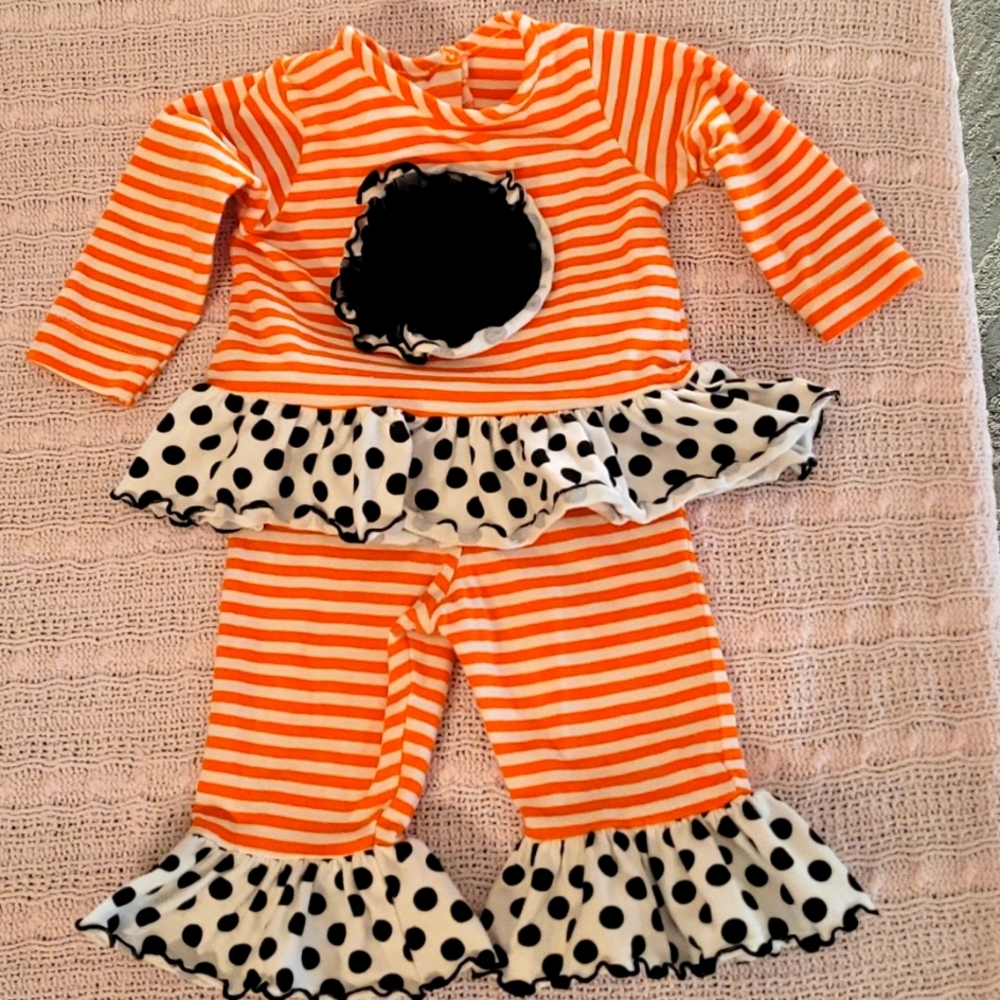 Ricrac & Ruffles 0-3mos  orange /white Striped Halloween top and bottom